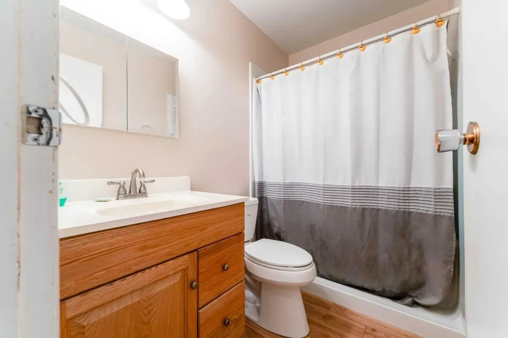 6823 4 Avenue SE Calgary AB T2A 3V3