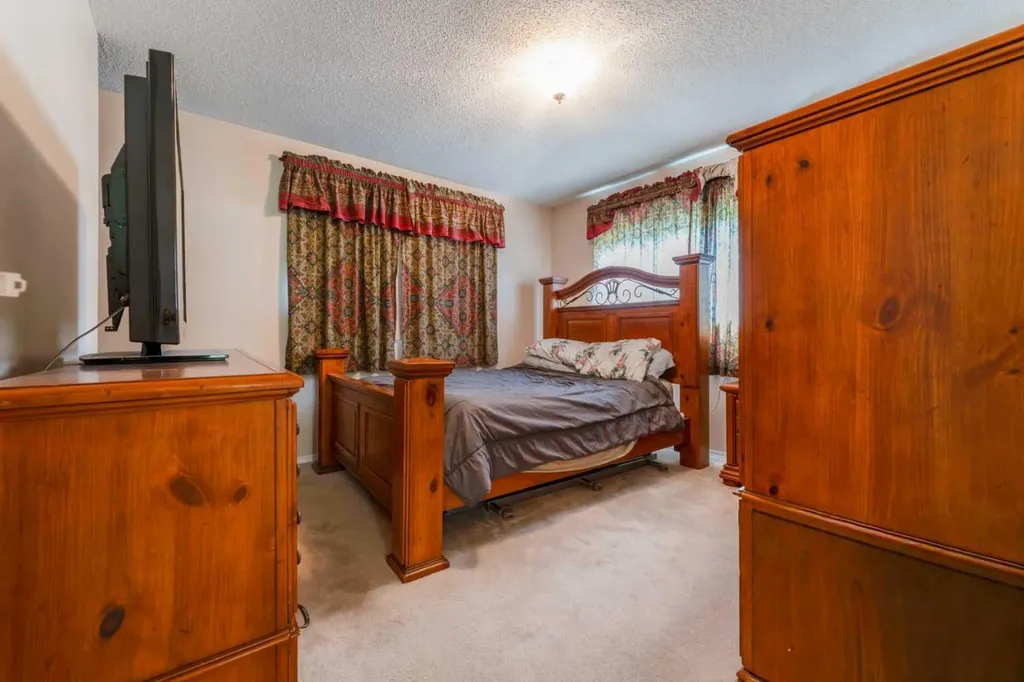 6823 4 Avenue SE Calgary AB T2A 3V3