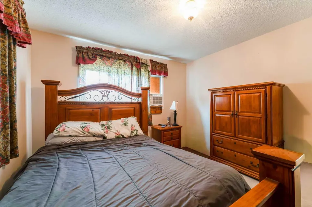 6823 4 Avenue SE Calgary AB T2A 3V3