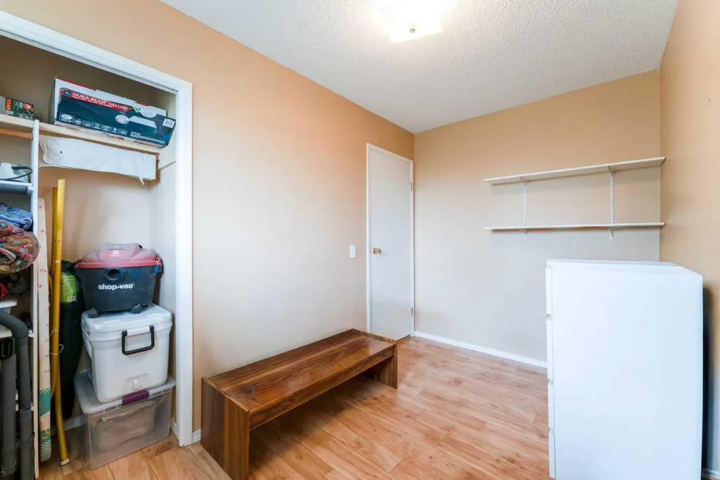 6823 4 Avenue SE Calgary AB T2A 3V3