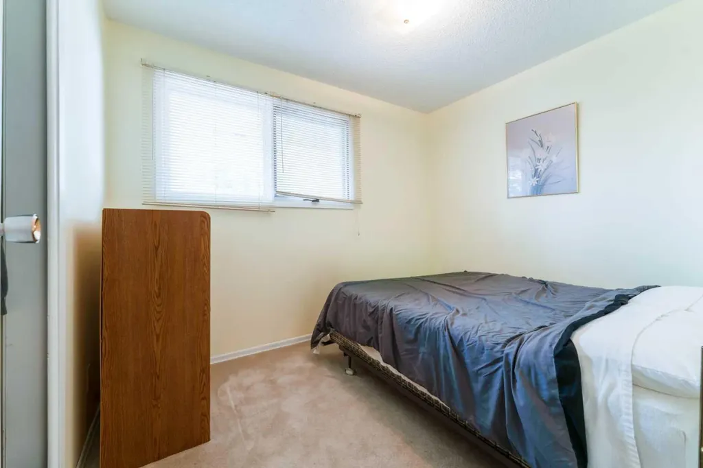 6823 4 Avenue SE Calgary AB T2A 3V3