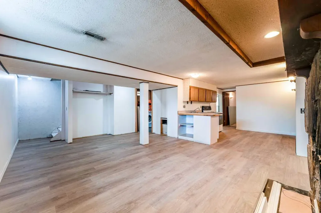 6823 4 Avenue SE Calgary AB T2A 3V3