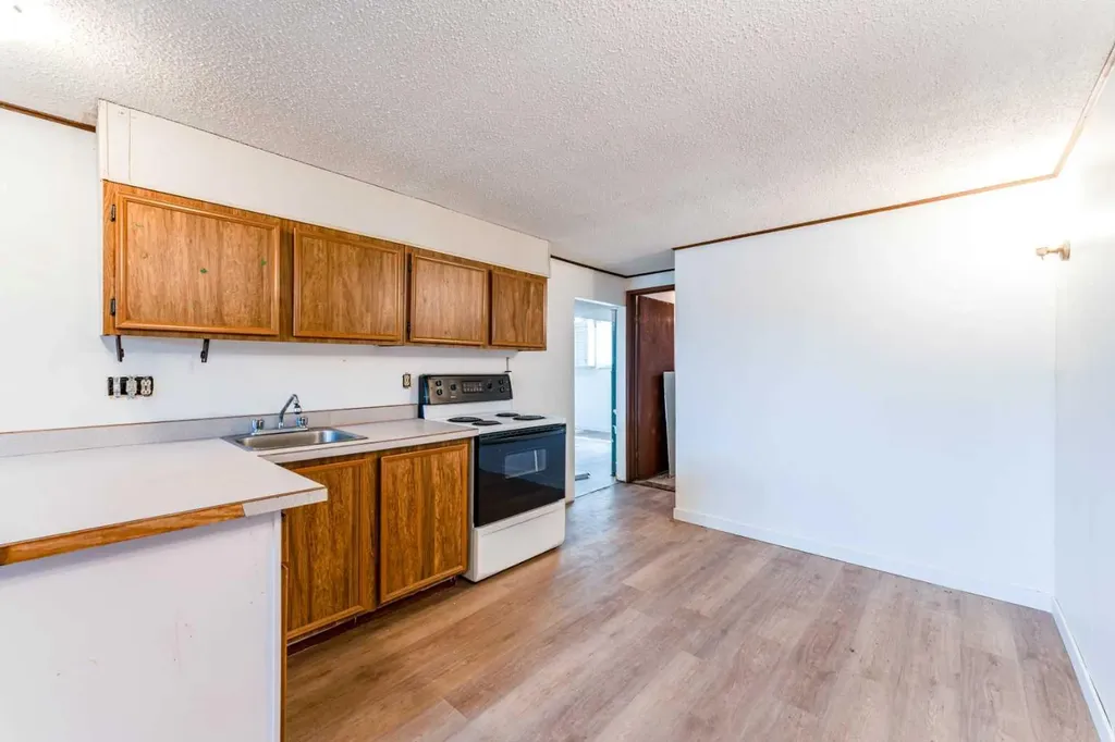 6823 4 Avenue SE Calgary AB T2A 3V3