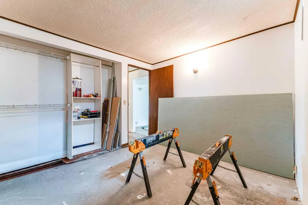 6823 4 Avenue SE Calgary AB T2A 3V3