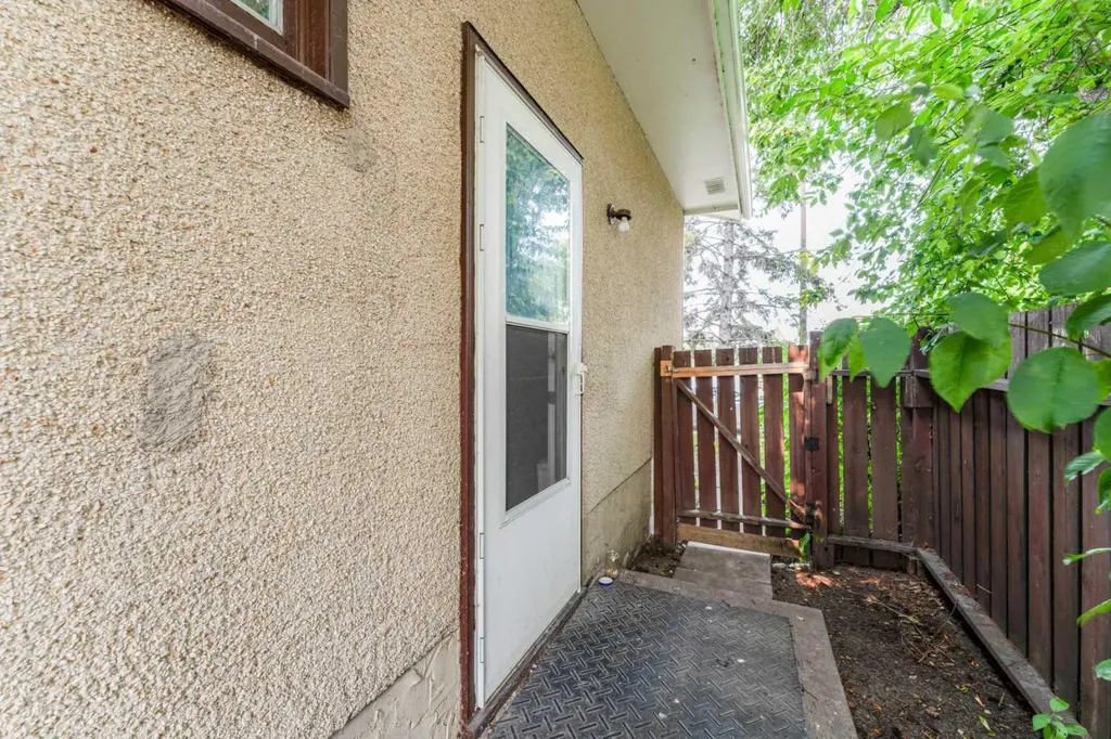 6823 4 Avenue SE Calgary AB T2A 3V3