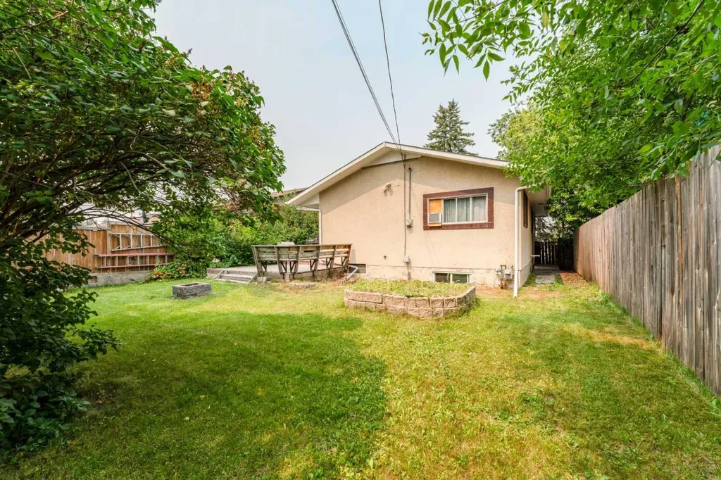 6823 4 Avenue SE Calgary AB T2A 3V3