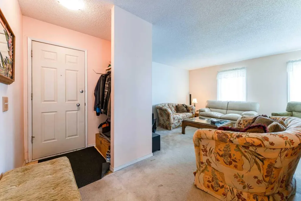 6823 4 Avenue SE Calgary AB T2A 3V3