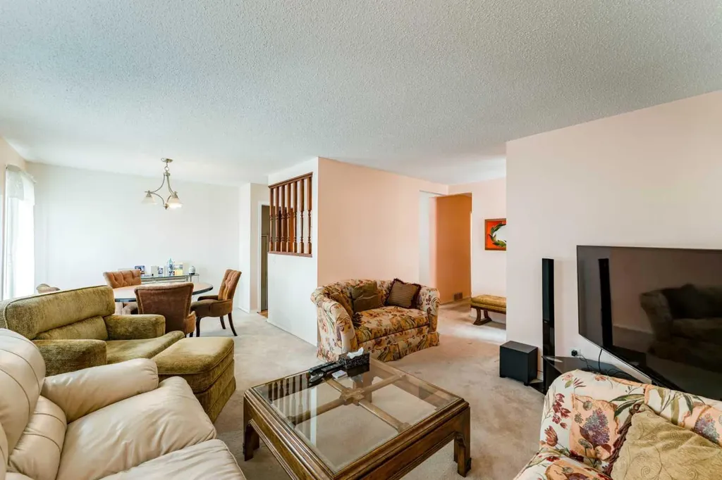 6823 4 Avenue SE Calgary AB T2A 3V3