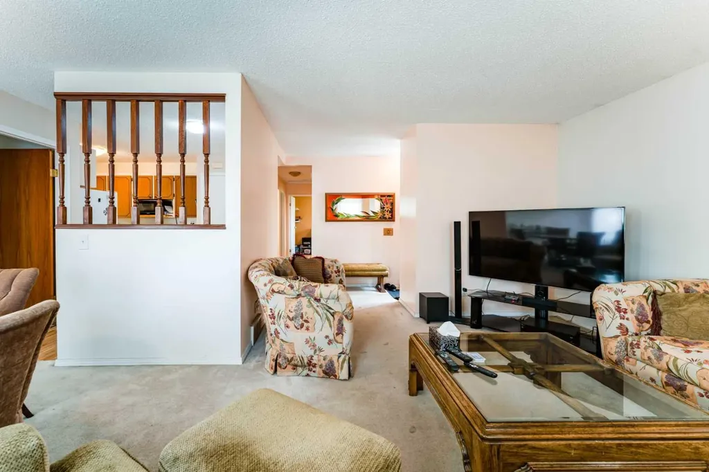 6823 4 Avenue SE Calgary AB T2A 3V3