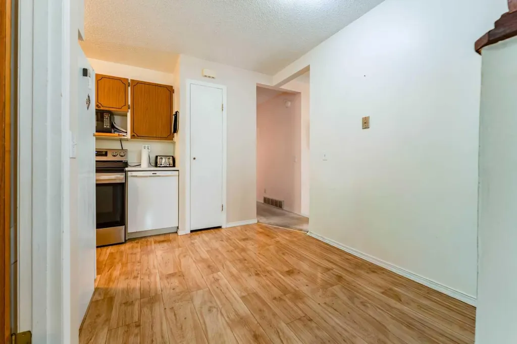 6823 4 Avenue SE Calgary AB T2A 3V3