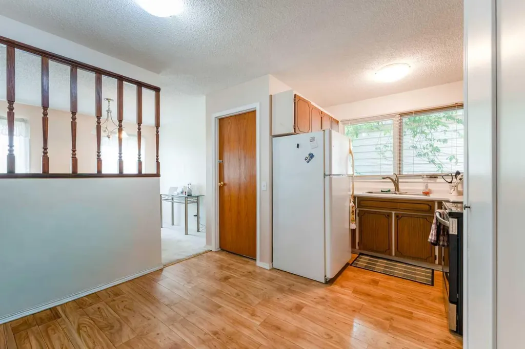 6823 4 Avenue SE Calgary AB T2A 3V3