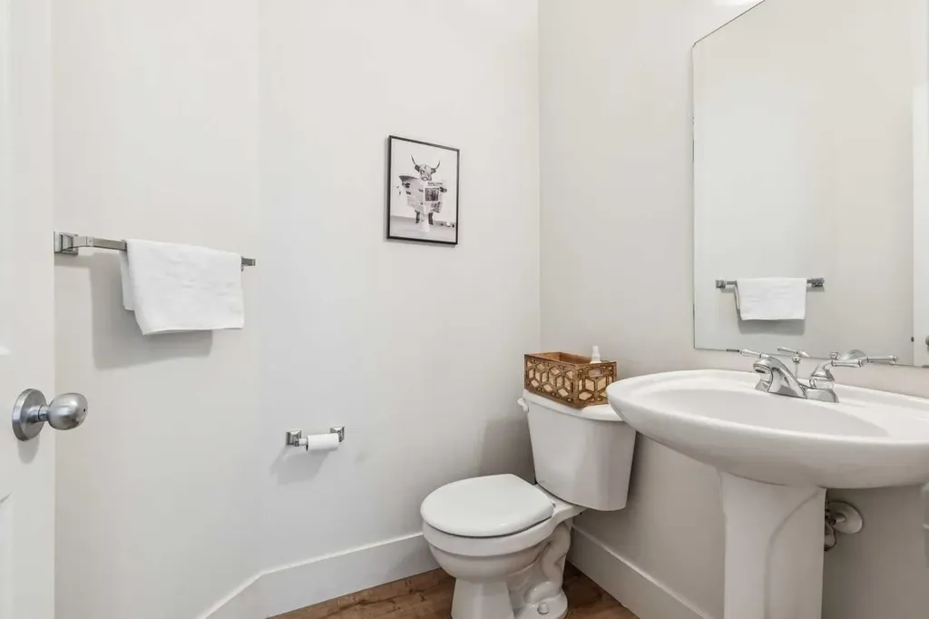 135 Tuscany Ravine Road NW Calgary AB T3L 2T3