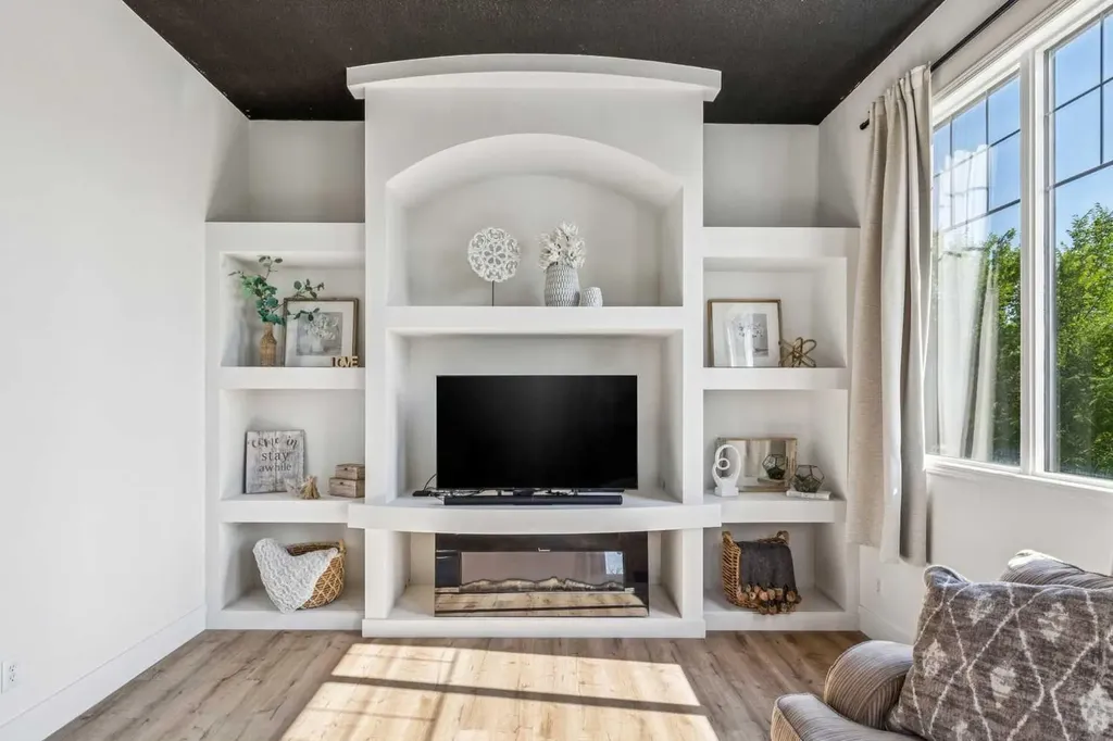 135 Tuscany Ravine Road NW Calgary AB T3L 2T3
