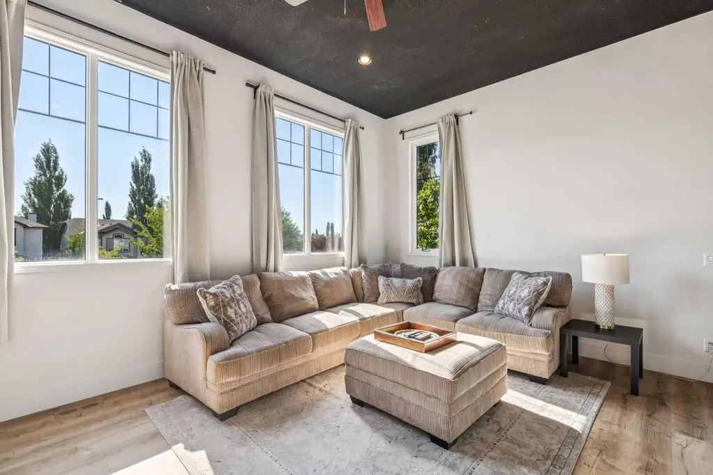 135 Tuscany Ravine Road NW Calgary AB T3L 2T3