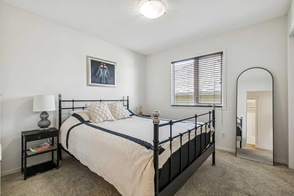 135 Tuscany Ravine Road NW Calgary AB T3L 2T3
