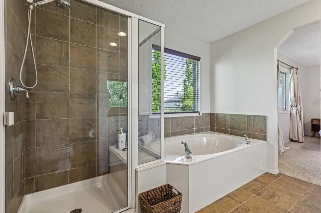 135 Tuscany Ravine Road NW Calgary AB T3L 2T3