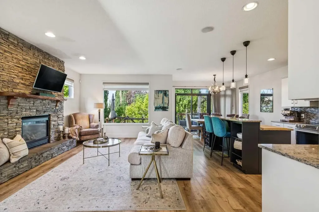 135 Tuscany Ravine Road NW Calgary AB T3L 2T3