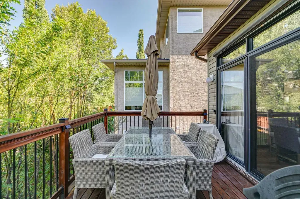 135 Tuscany Ravine Road NW Calgary AB T3L 2T3