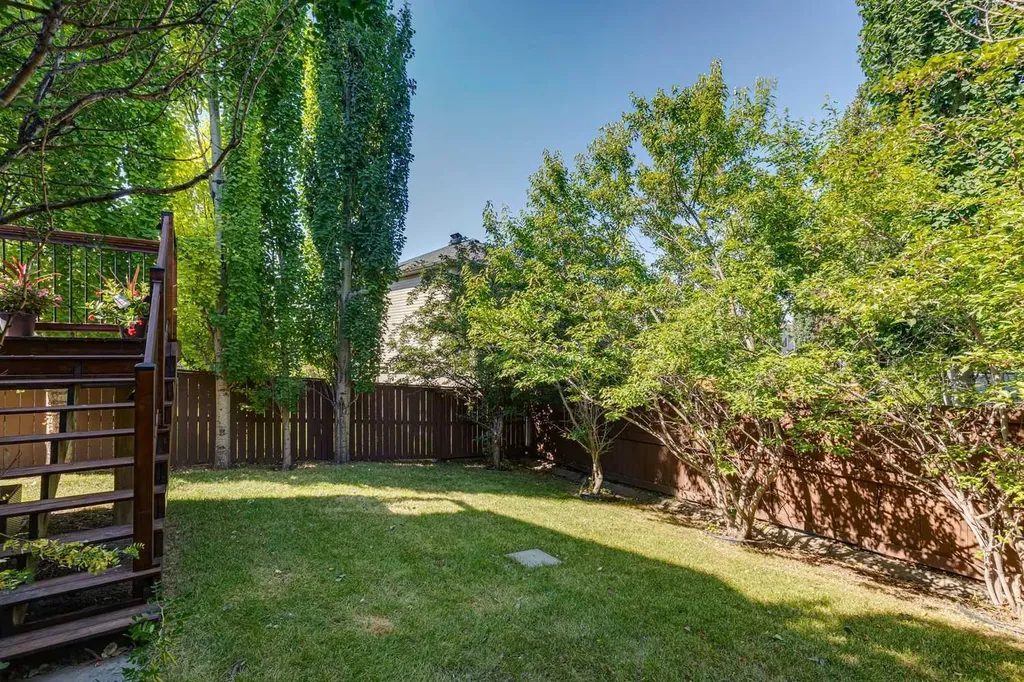 135 Tuscany Ravine Road NW Calgary AB T3L 2T3