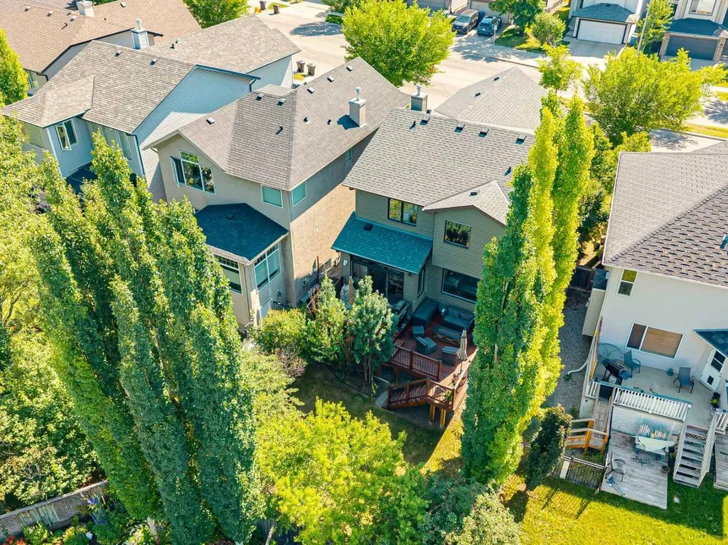 135 Tuscany Ravine Road NW Calgary AB T3L 2T3