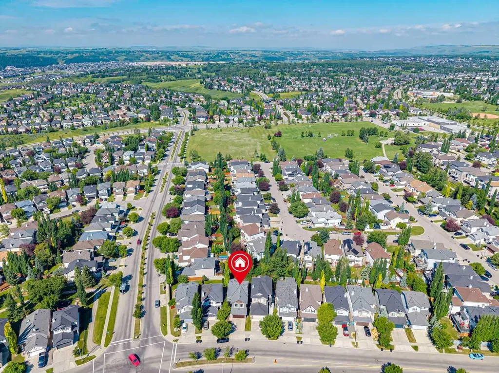 135 Tuscany Ravine Road NW Calgary AB T3L 2T3