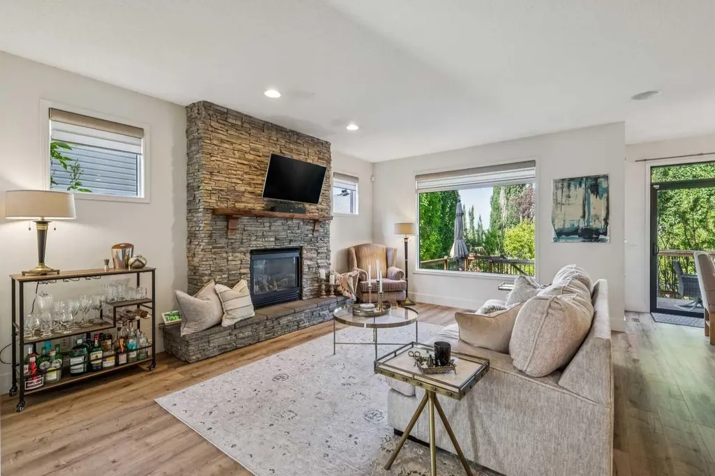 135 Tuscany Ravine Road NW Calgary AB T3L 2T3