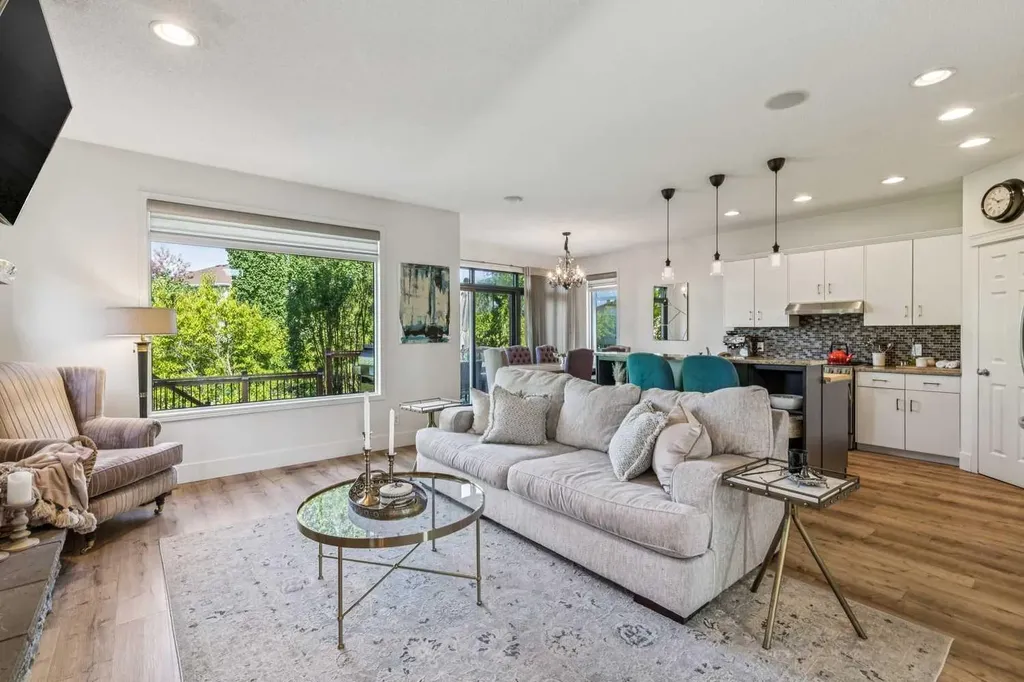 135 Tuscany Ravine Road NW Calgary AB T3L 2T3