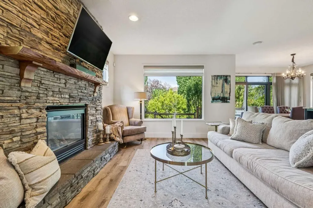 135 Tuscany Ravine Road NW Calgary AB T3L 2T3