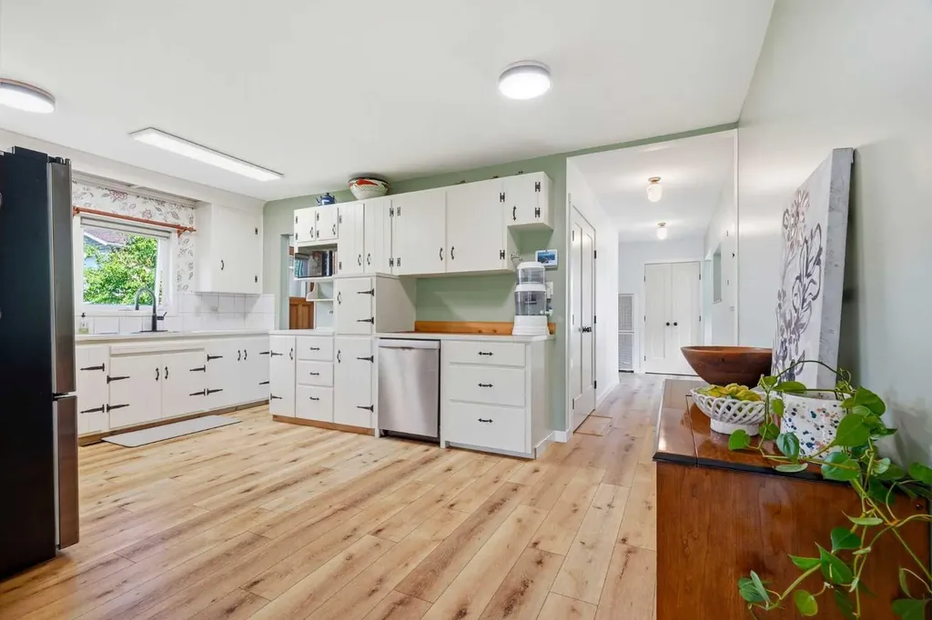 302 Frontenac Avenue NW Diamond Valley AB T0L 2A0