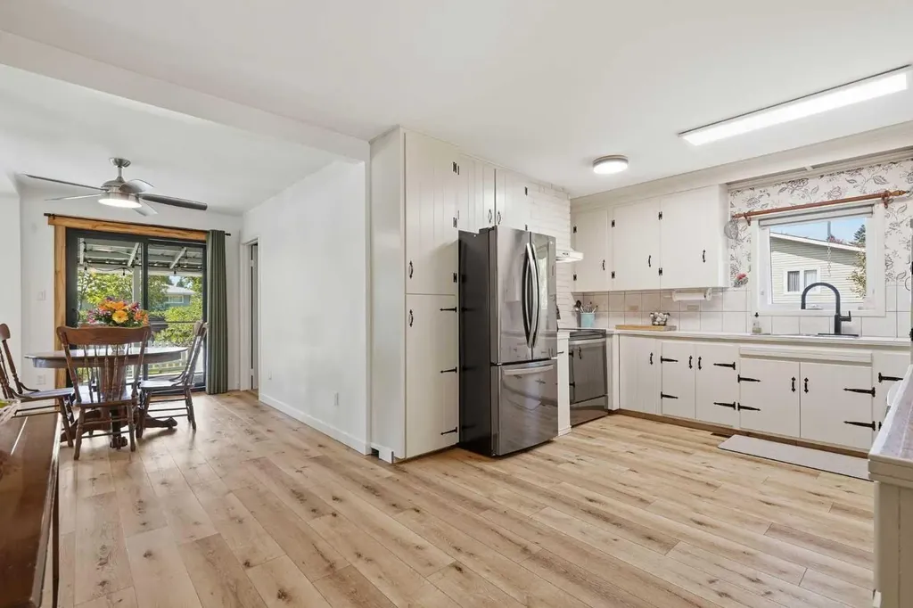 302 Frontenac Avenue NW Diamond Valley AB T0L 2A0