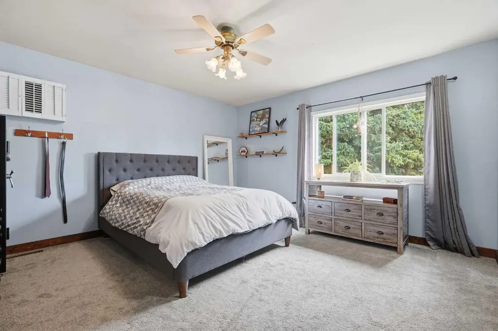 302 Frontenac Avenue NW Diamond Valley AB T0L 2A0