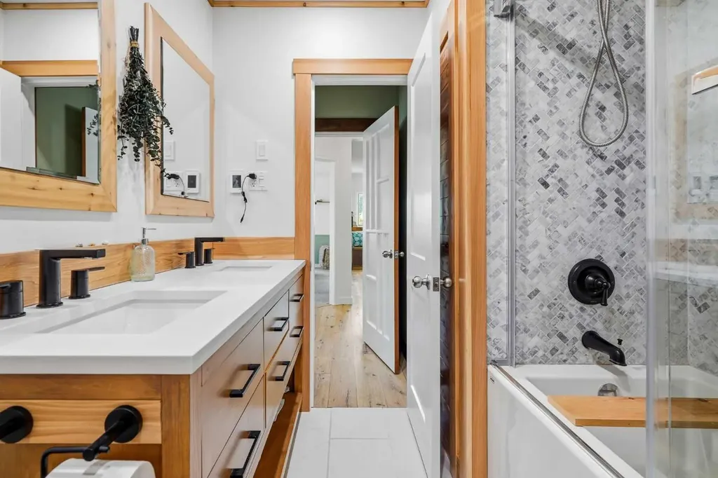 302 Frontenac Avenue NW Diamond Valley AB T0L 2A0