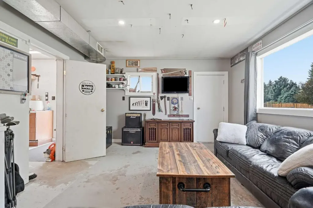 302 Frontenac Avenue NW Diamond Valley AB T0L 2A0