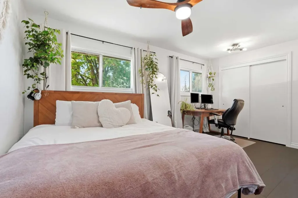 96 Waterloo Drive SW Calgary AB T3C 3G3