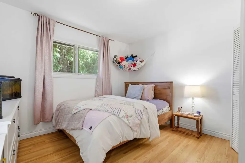 96 Waterloo Drive SW Calgary AB T3C 3G3