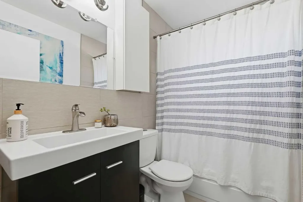 96 Waterloo Drive SW Calgary AB T3C 3G3