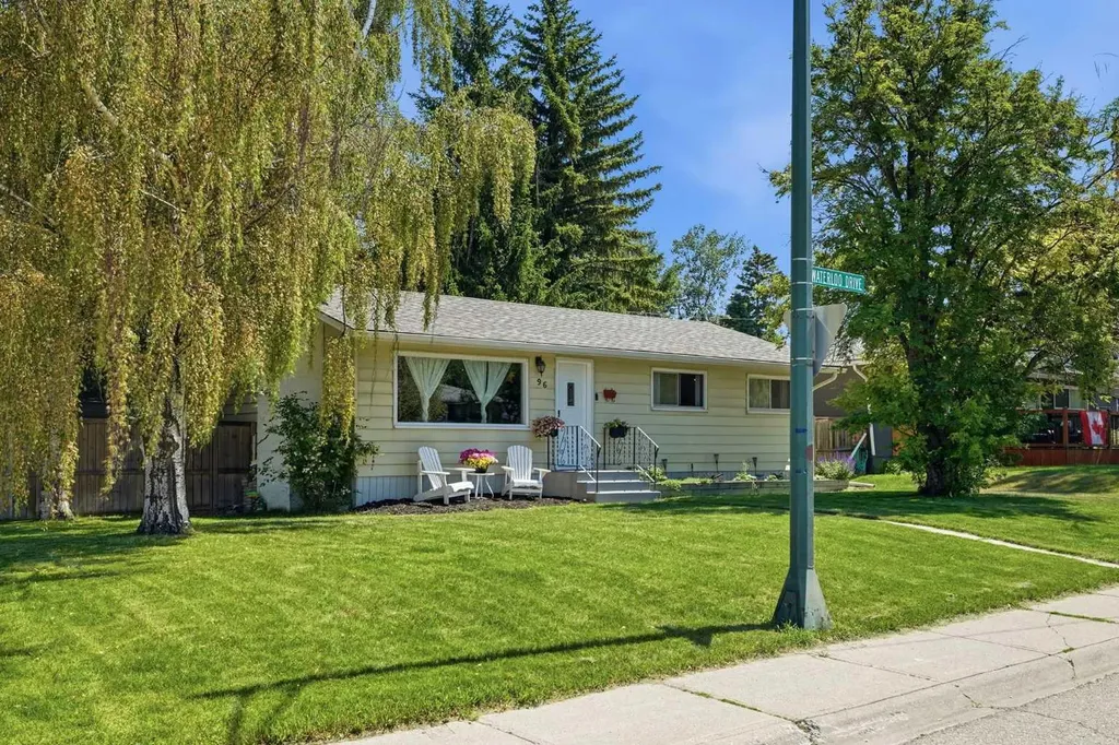 96 Waterloo Drive SW Calgary AB T3C 3G3