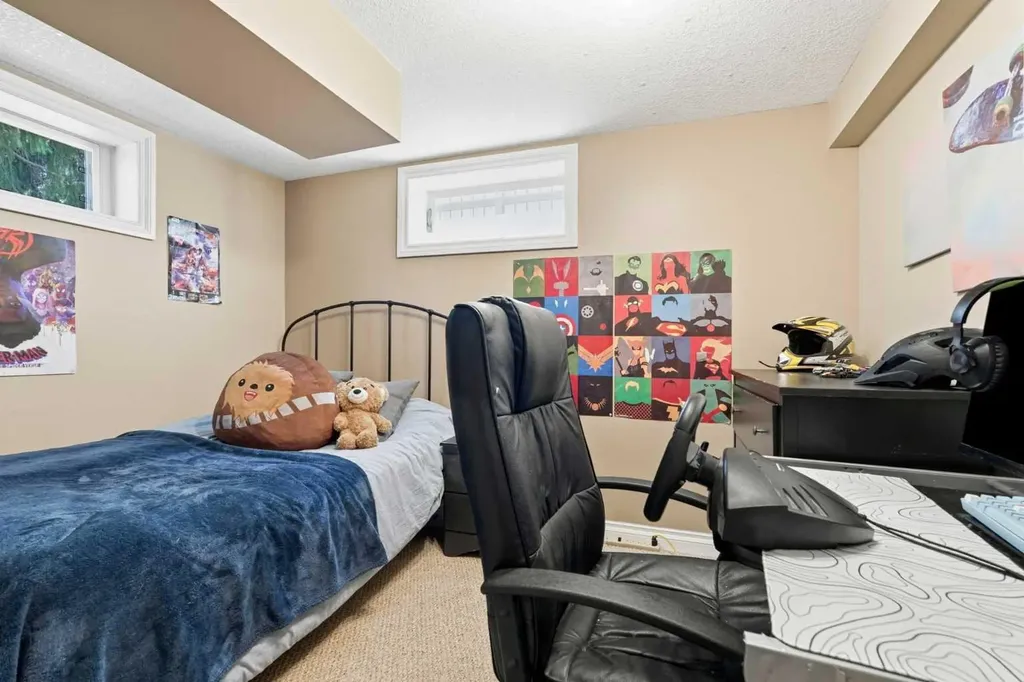 96 Waterloo Drive SW Calgary AB T3C 3G3