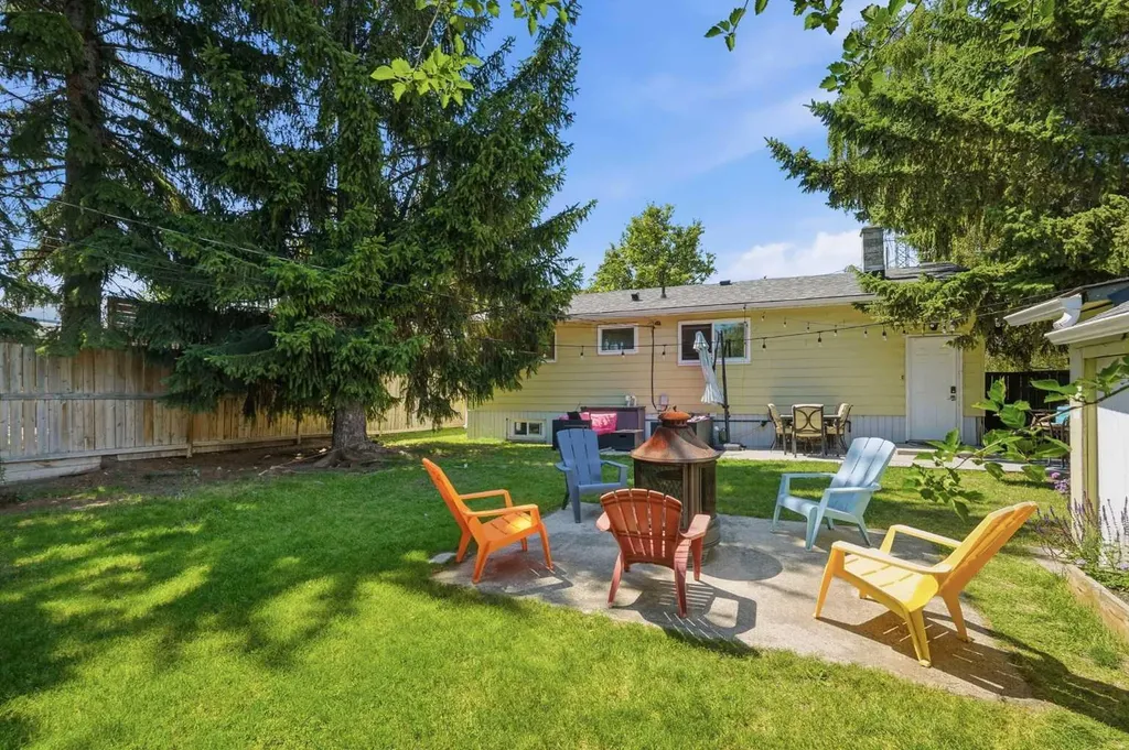 96 Waterloo Drive SW Calgary AB T3C 3G3