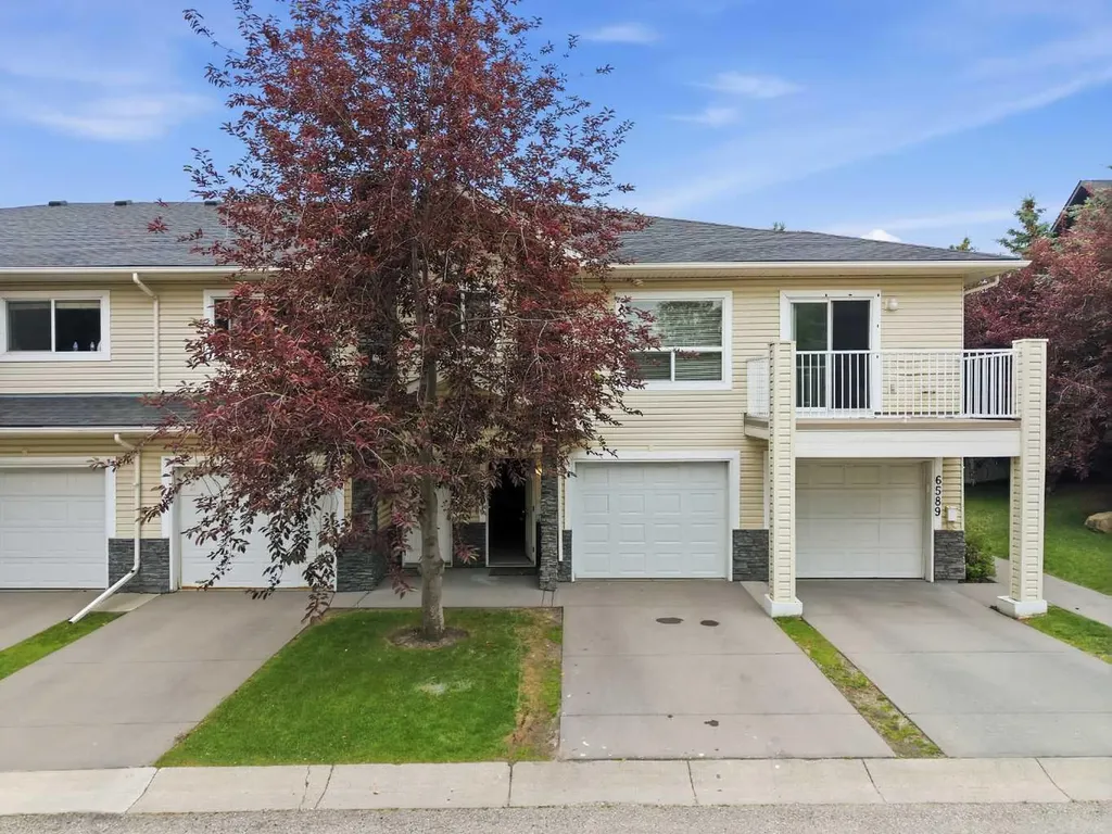 6591 Pinecliff Grove NE Calgary AB T1Y 7K8