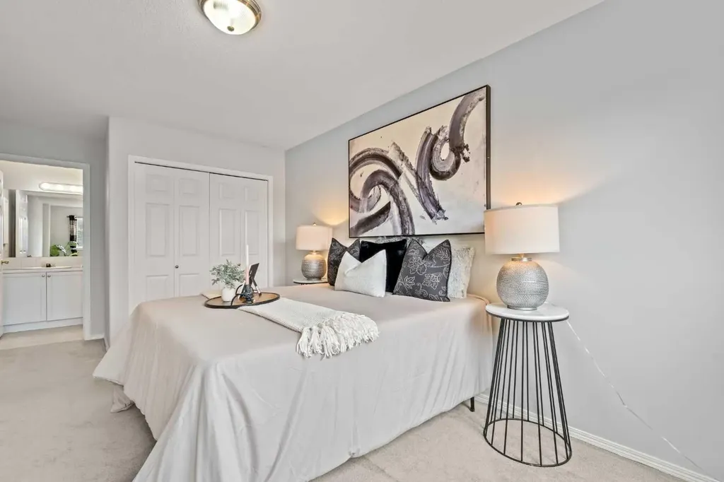 6591 Pinecliff Grove NE Calgary AB T1Y 7K8