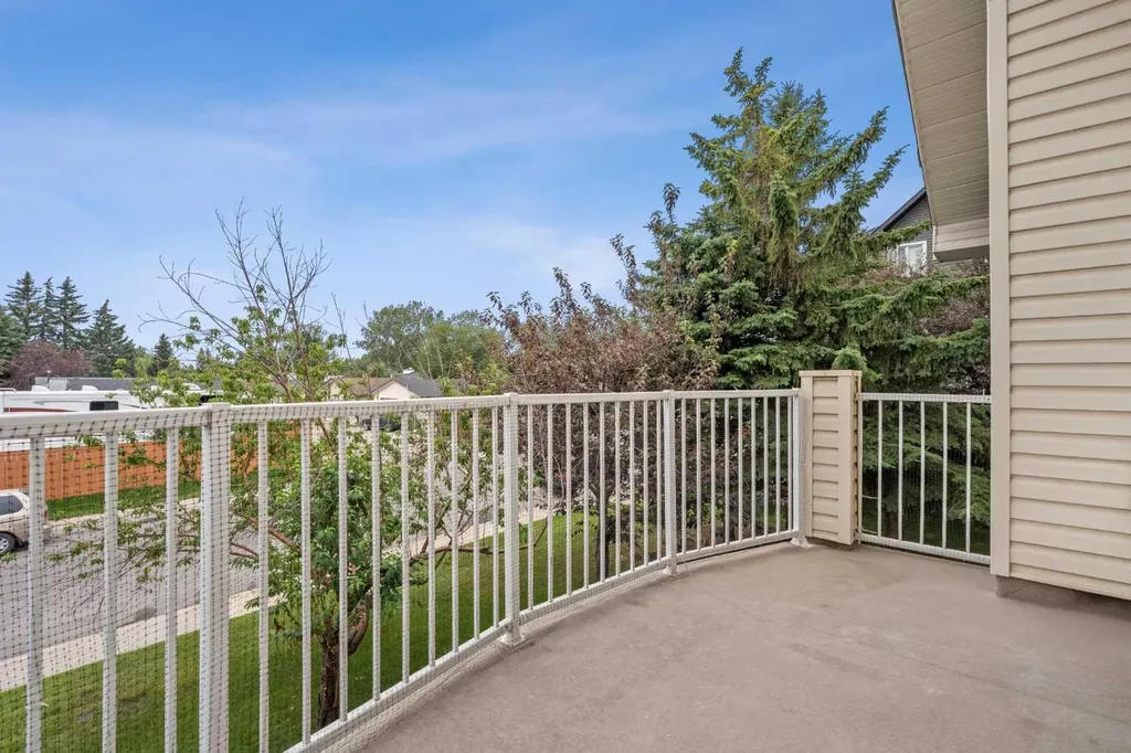 6591 Pinecliff Grove NE Calgary AB T1Y 7K8