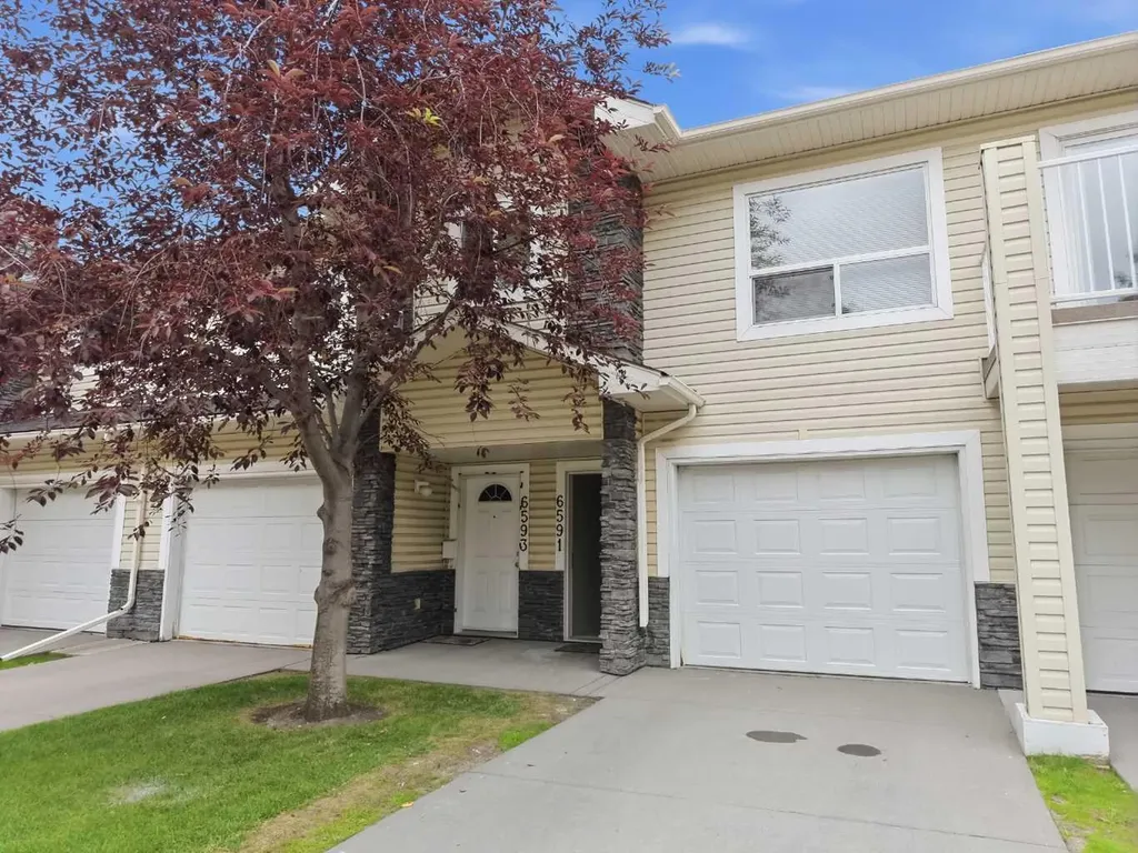 6591 Pinecliff Grove NE Calgary AB T1Y 7K8