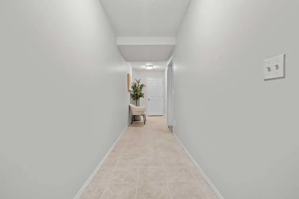 6591 Pinecliff Grove NE Calgary AB T1Y 7K8