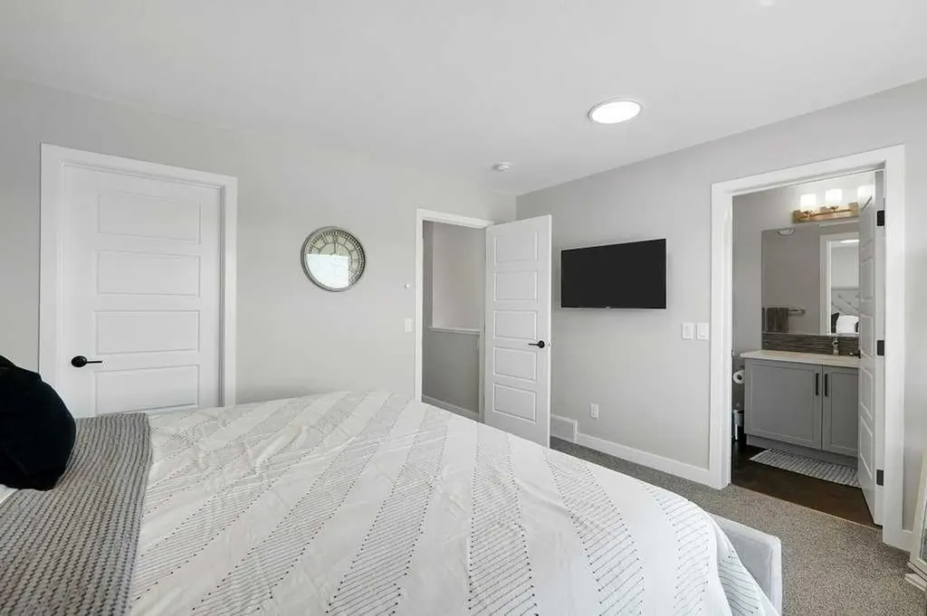 244 Belmont Boulevard SW Calgary AB T2X4W6