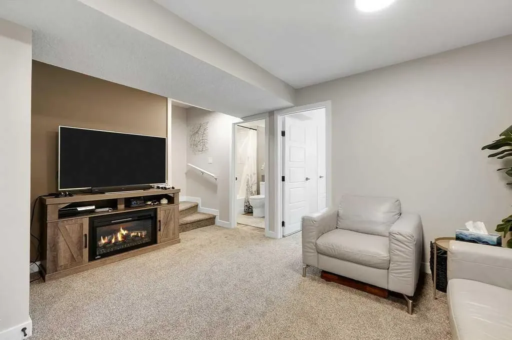 244 Belmont Boulevard SW Calgary AB T2X4W6