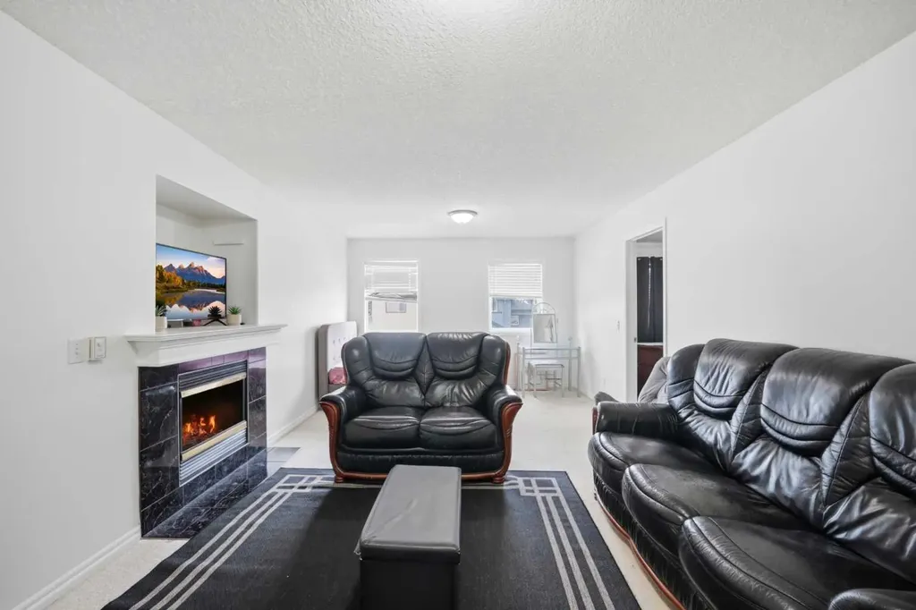 140 Tarawood Grove NE Calgary AB T3J5A7