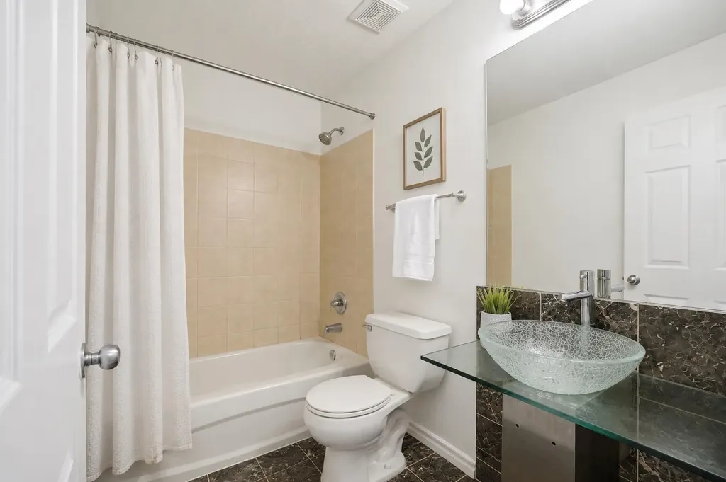 140 Tarawood Grove NE Calgary AB T3J5A7