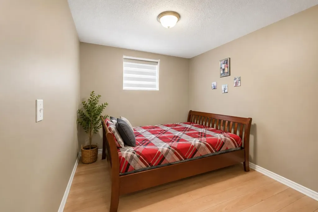 140 Tarawood Grove NE Calgary AB T3J5A7
