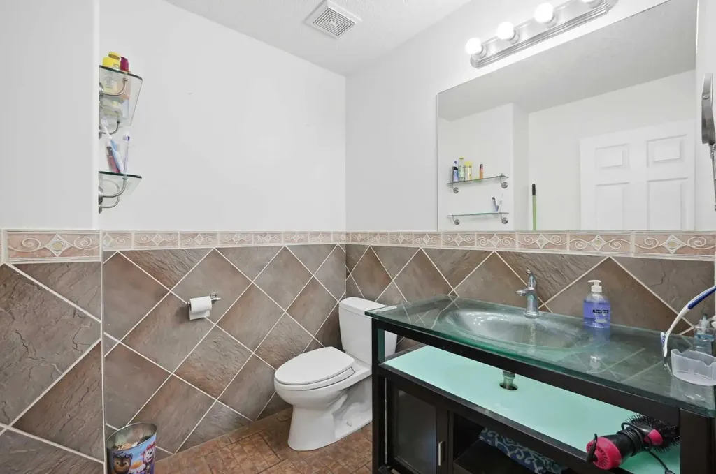 140 Tarawood Grove NE Calgary AB T3J5A7
